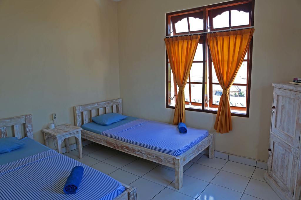 Surfers House Guest house Kuta (Bali)