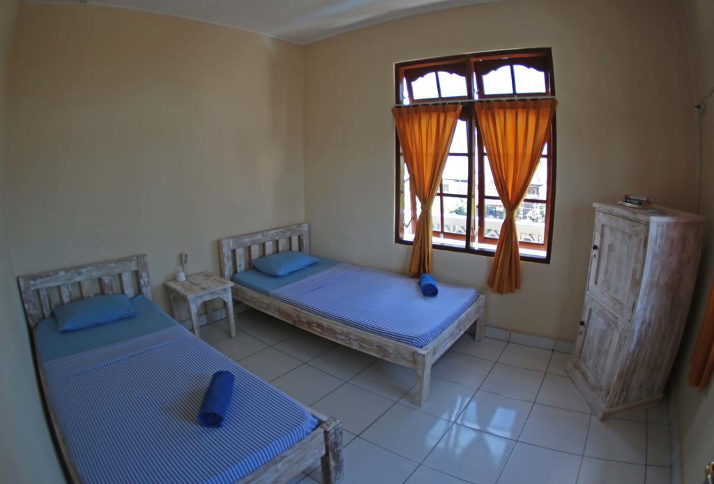 Surfers House Kuta (Bali)