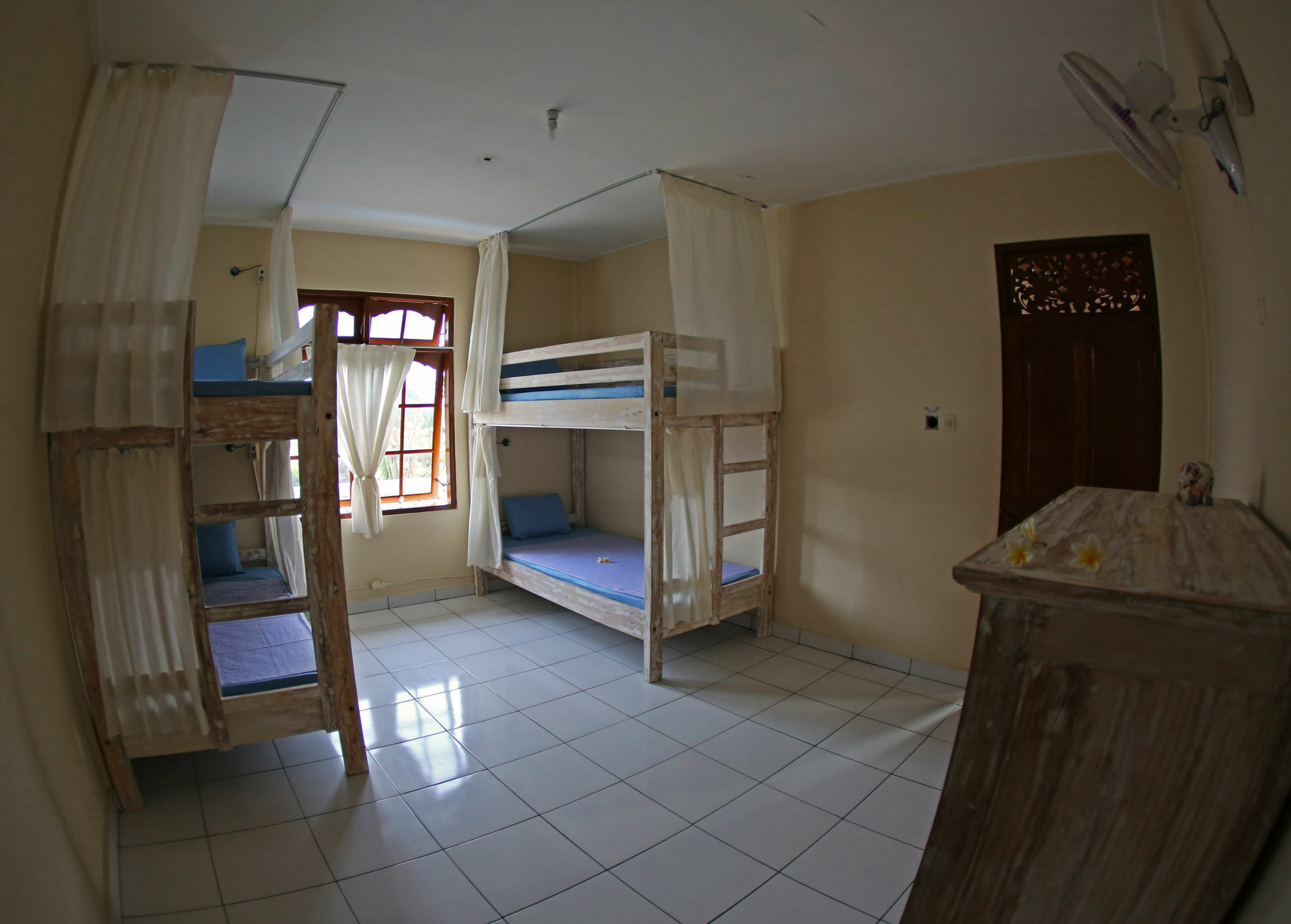 Surfers House