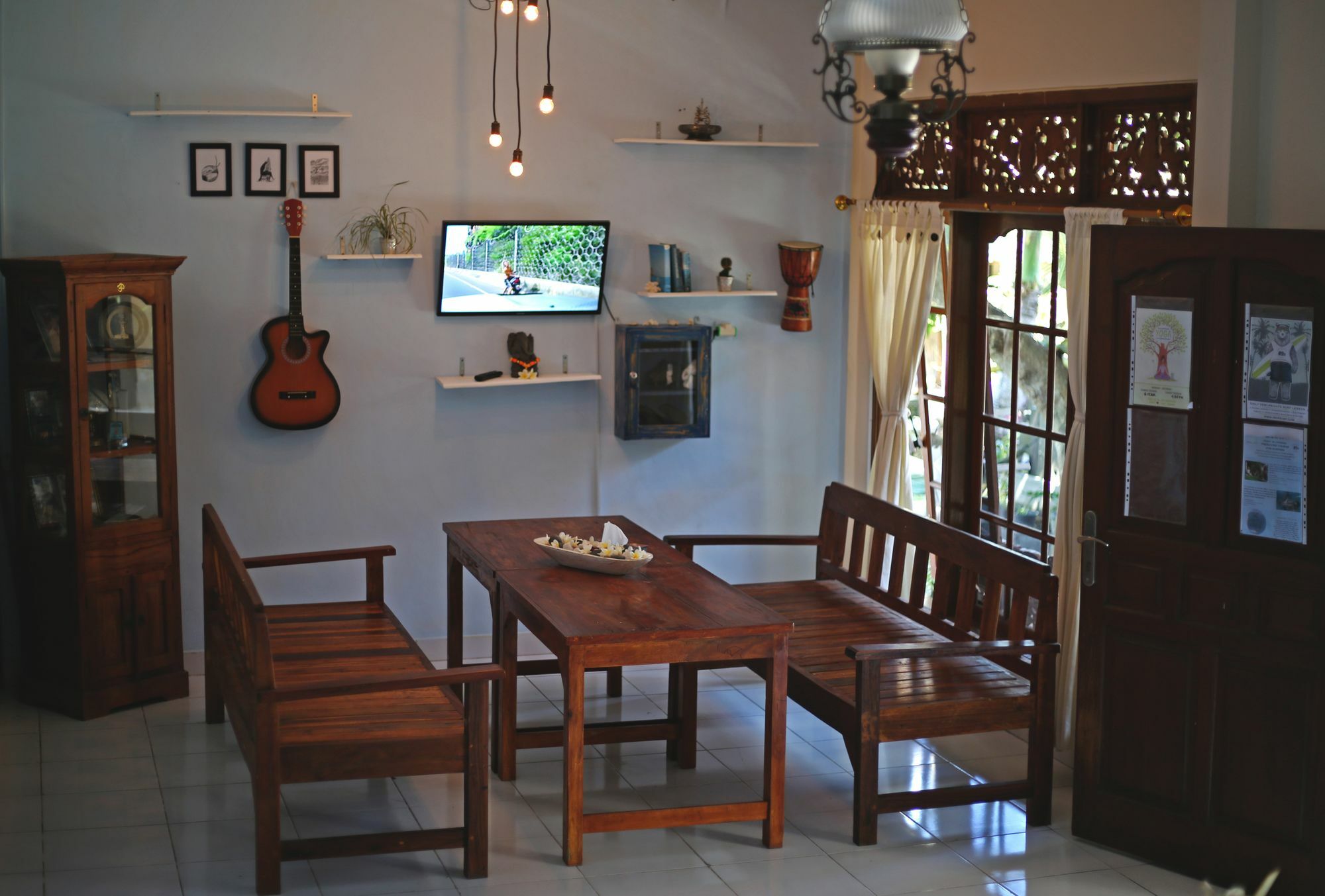 Surfers House *